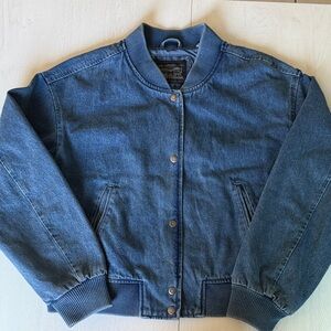Women’s Signature by Levi Strauss Blue Jean Jacket Size XL